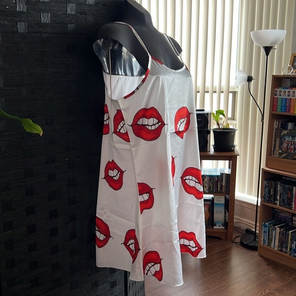 Satin Lips Dress - Picture 2 of 5